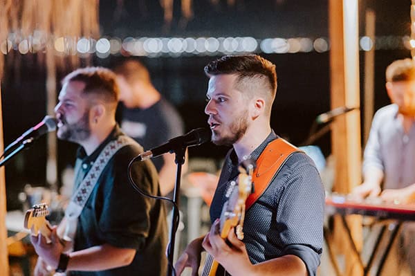 minimal-romantic-summer-wedding-soft-hues_26