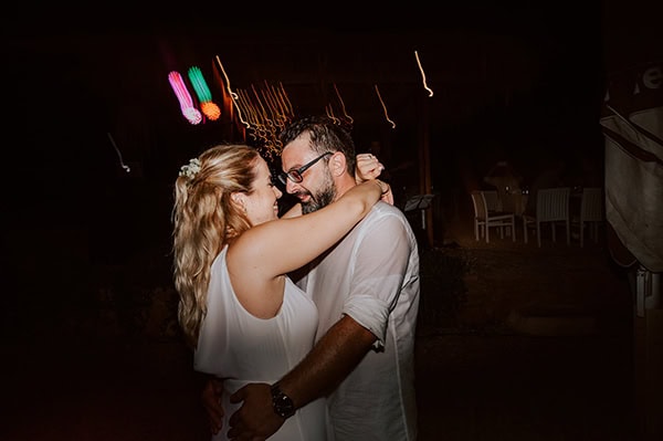 minimal-romantic-summer-wedding-soft-hues_27