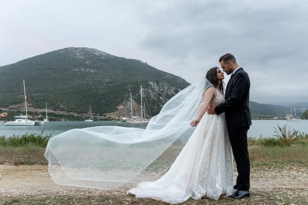 romantic-fall-wedding-agrinio-white-flowers_05