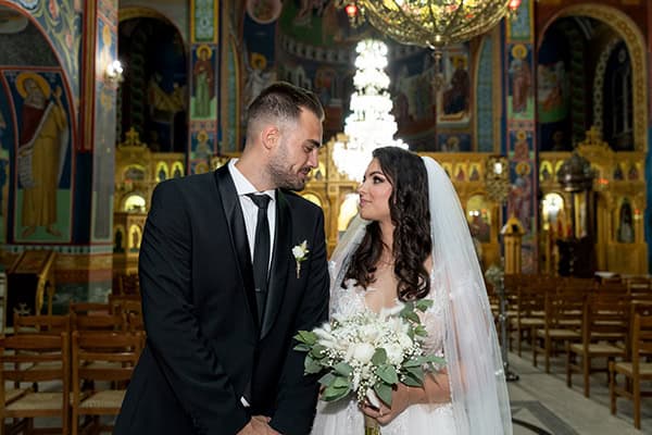 romantic-fall-wedding-agrinio-white-flowers_11