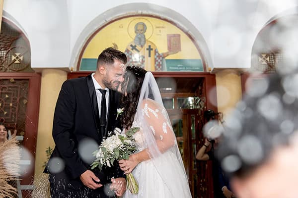 romantic-fall-wedding-agrinio-white-flowers_12