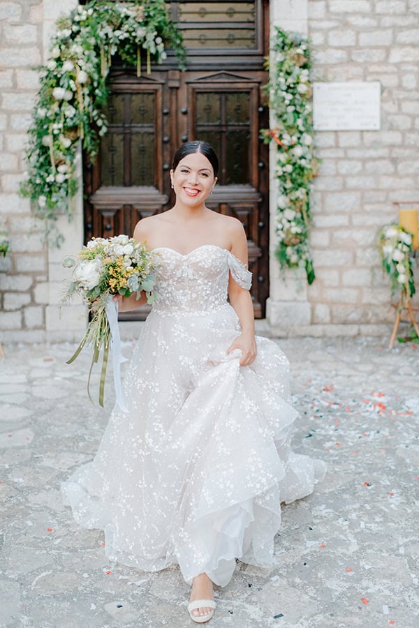 romantic-fall-wedding-karpenisi-white-lysianthus_02