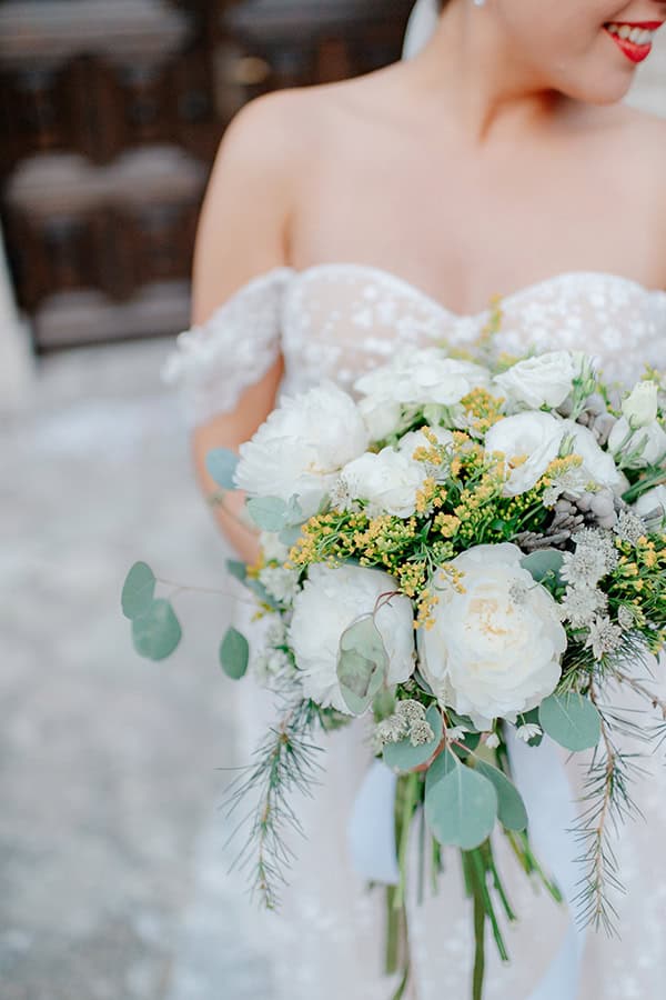 romantic-fall-wedding-karpenisi-white-lysianthus_04