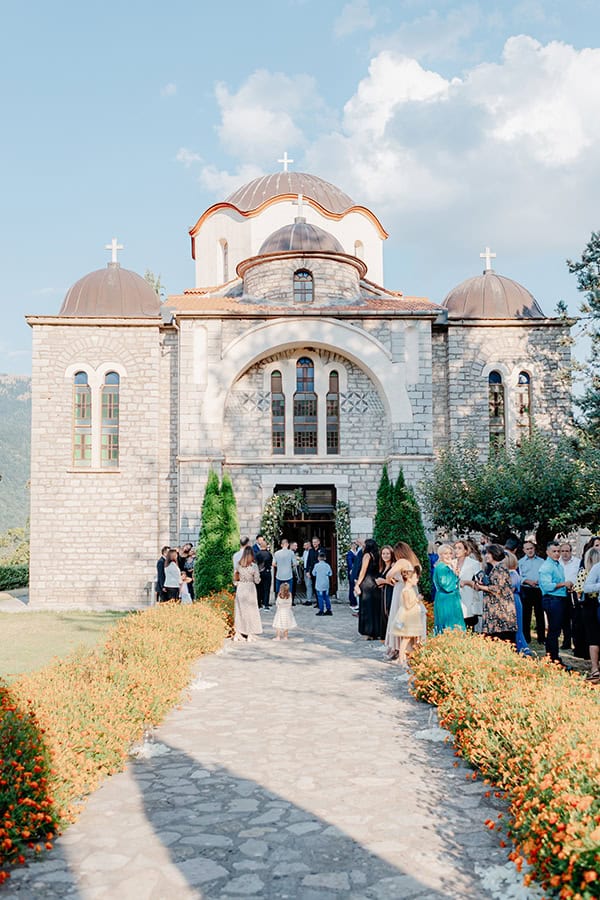 romantic-fall-wedding-karpenisi-white-lysianthus_10x