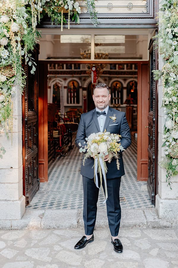 romantic-fall-wedding-karpenisi-white-lysianthus_13