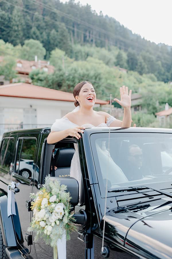 romantic-fall-wedding-karpenisi-white-lysianthus_14