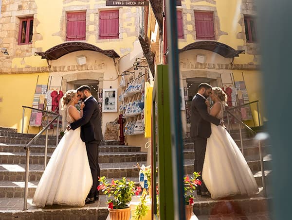 romantic-spring-wedding-red-roses_02x