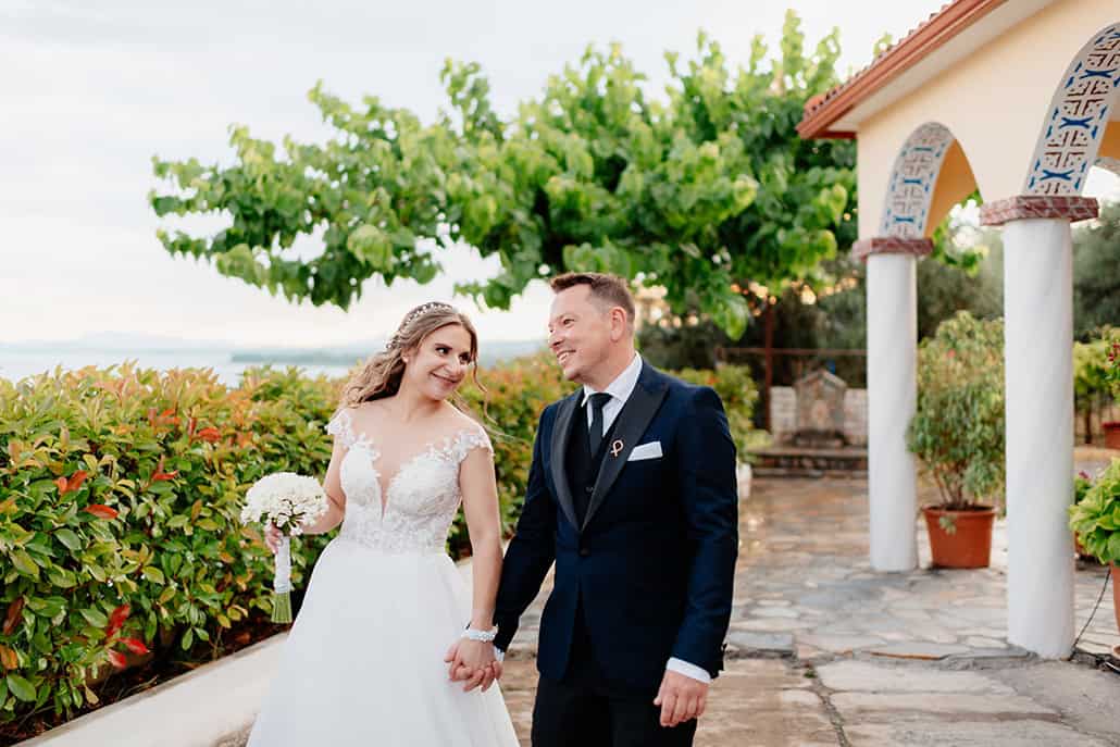 Ρομαντικός καλοκαιρινός γάμος στο Αγρίνιο με γιασεμί | Δανάη & Βασίλης