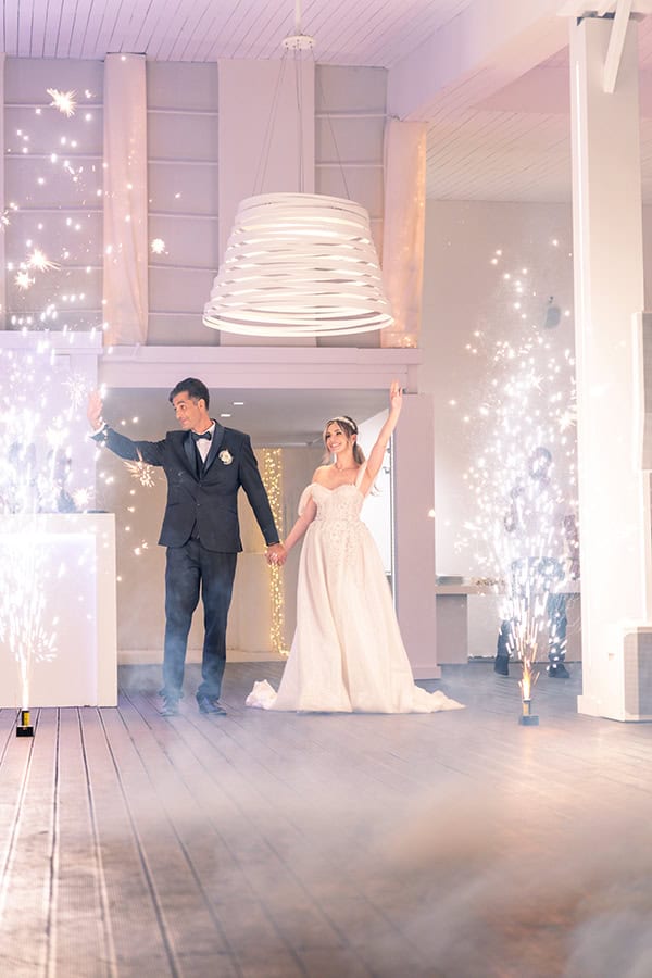 romantic-summer-wedding-white-flowers_18