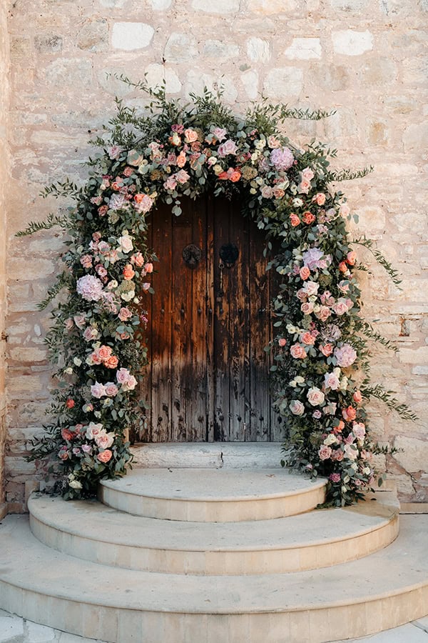 stunning-destination-wedding-minthis-pale-pink-roses_13
