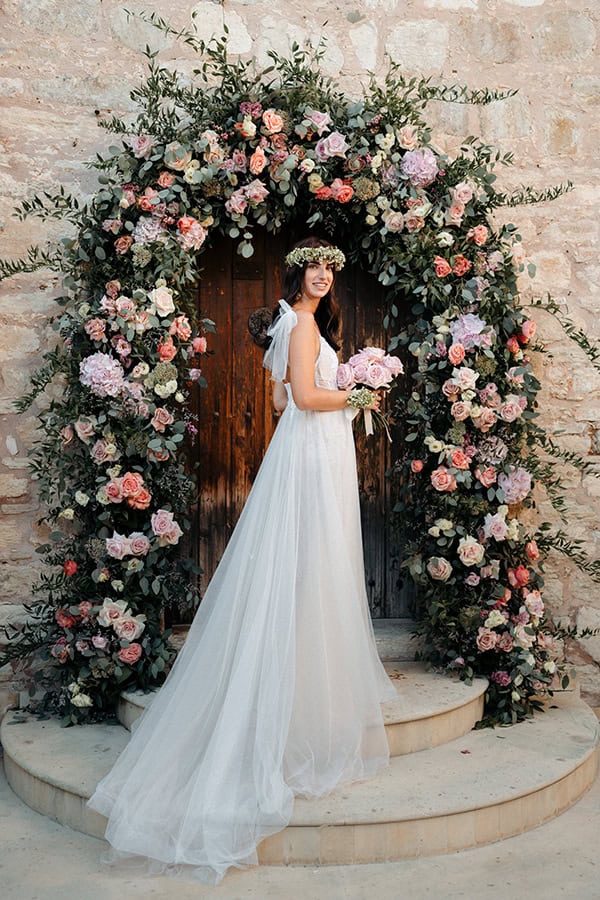 stunning-destination-wedding-minthis-pale-pink-roses_21