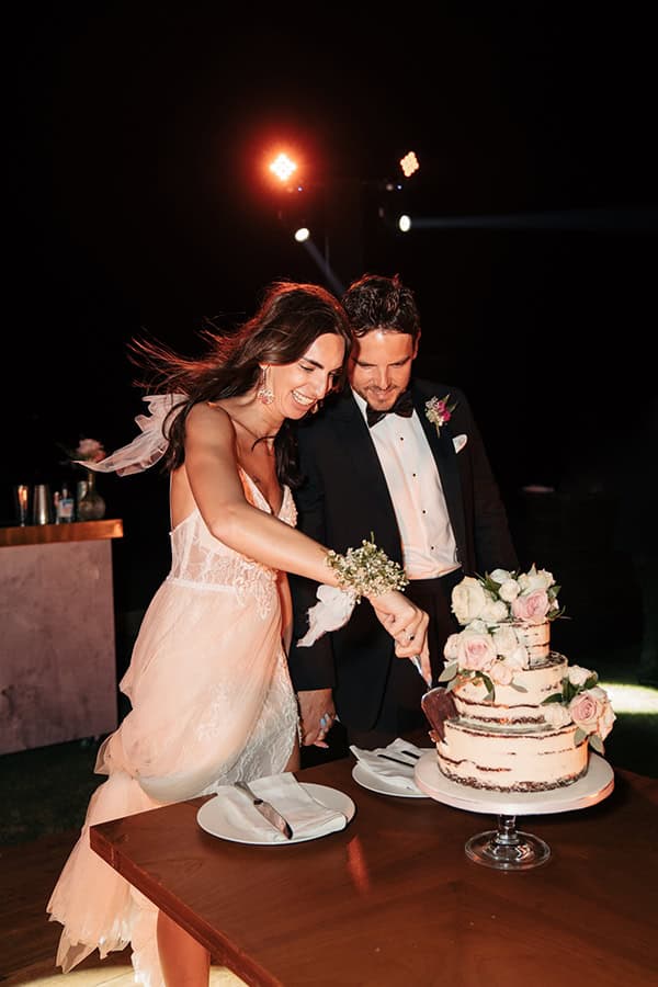 stunning-destination-wedding-minthis-pale-pink-roses_32x