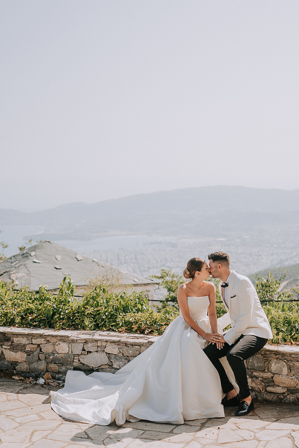all-white-summer-wedding-volos-roses_04
