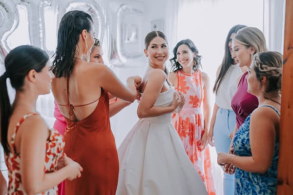 all-white-summer-wedding-volos-roses_06