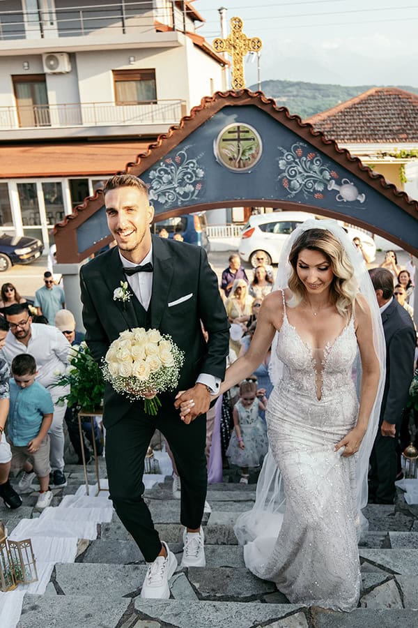 beautiful-summer-wedding-aikaterini-white-roses_14