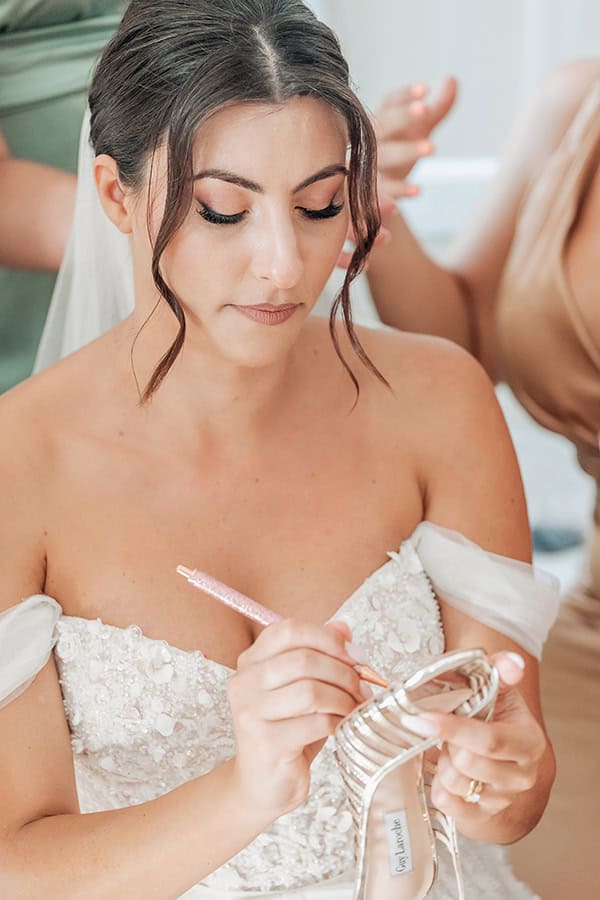 beautiful-summer-wedding-kalymnos-ivory-roses_06z