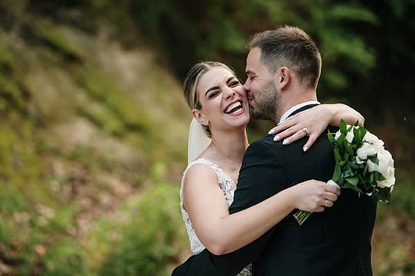 beautiful-summer-wedding-kastoria-white-roses_02
