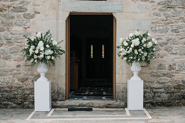 beautiful-summer-wedding-kastoria-white-roses_13x