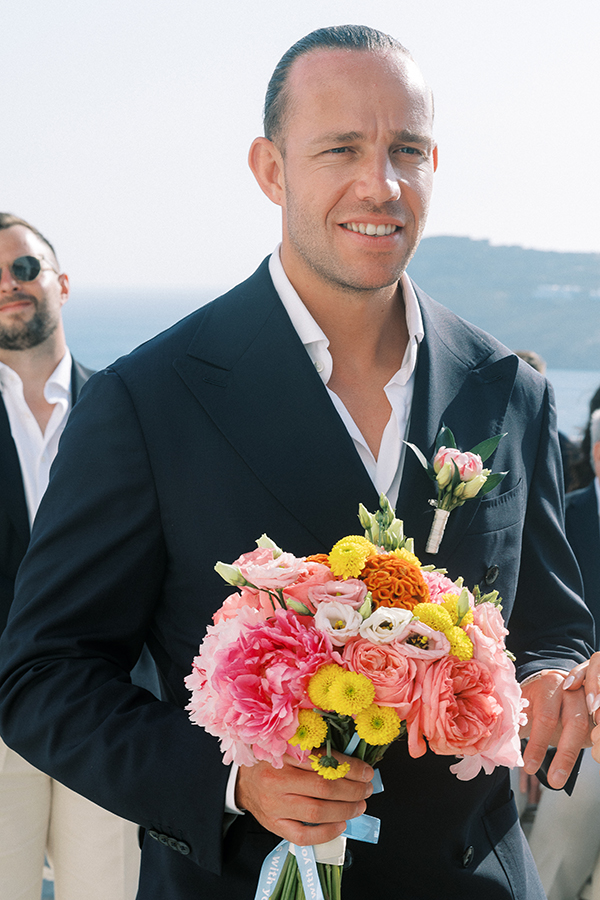 destination-wedding-mykonos-colorful-florals_09x