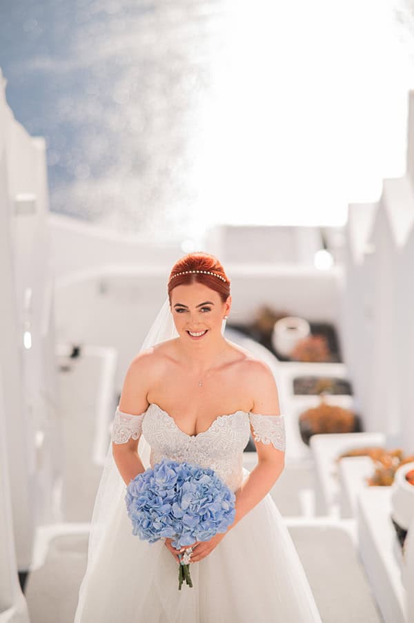 destination-wedding-santorini-blue-hudrangeas_07