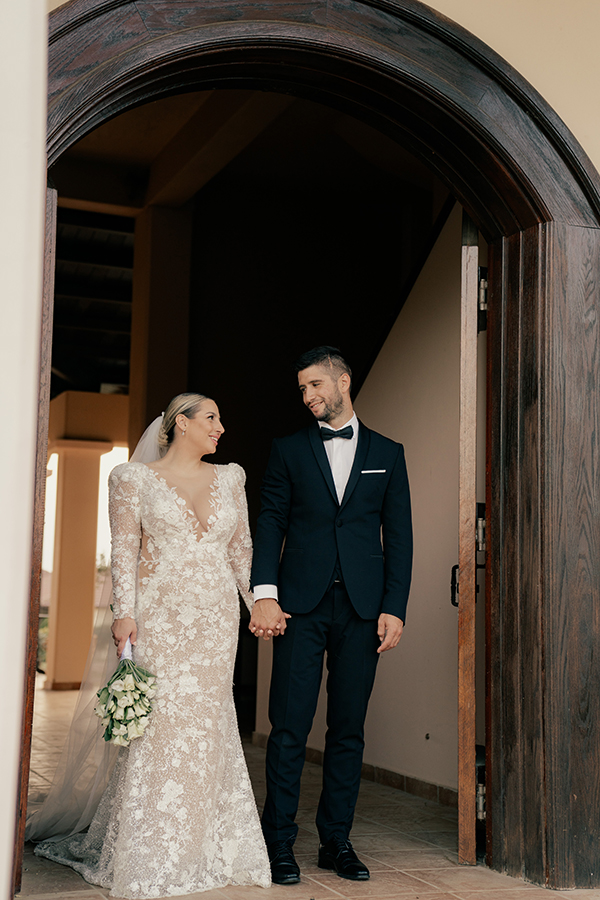 elegant-fall-wedding-white-roses_05