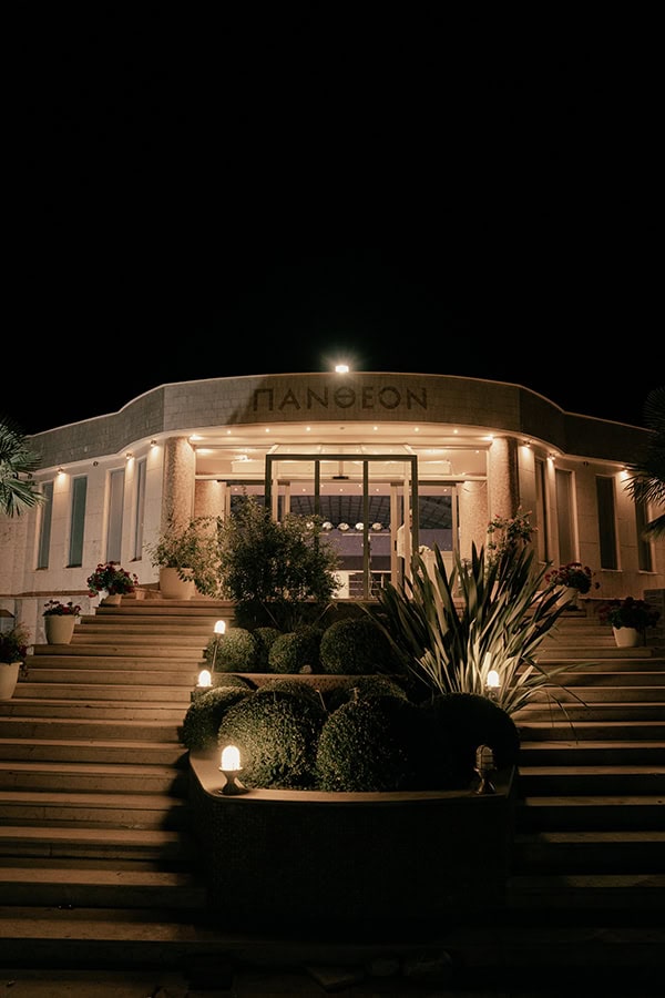 elegant-fall-wedding-white-roses_24