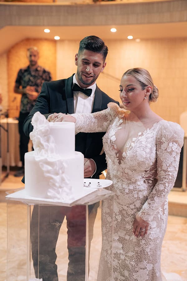 elegant-fall-wedding-white-roses_27