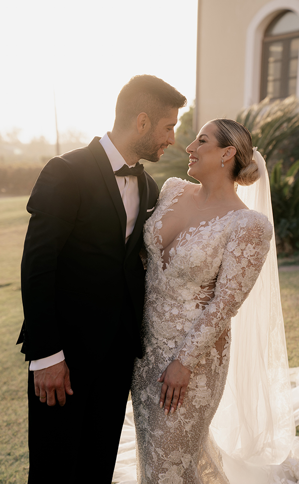 elegant-fall-wedding-white-roses_34