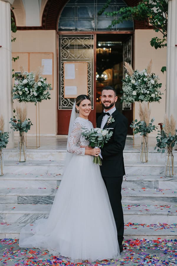 fall-wedding-larisa-white-roses_02