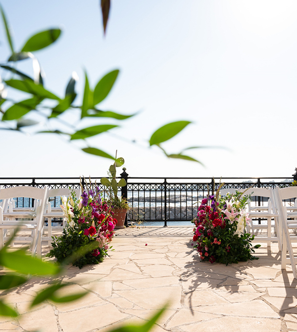 modern-summer-wedding-larnaca-purple-fuchsia-flowers_09x