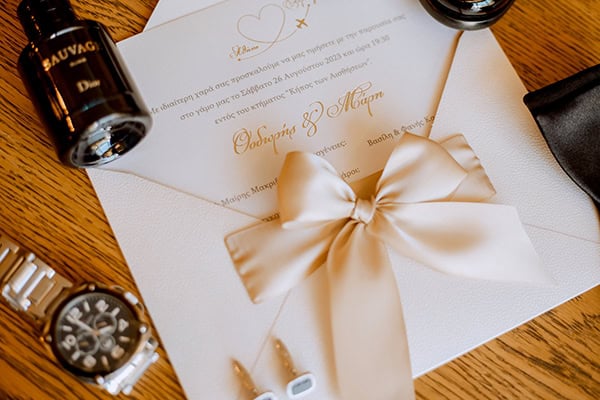 romantic-destination-wedding-crete-soft-pink-flowers_06x