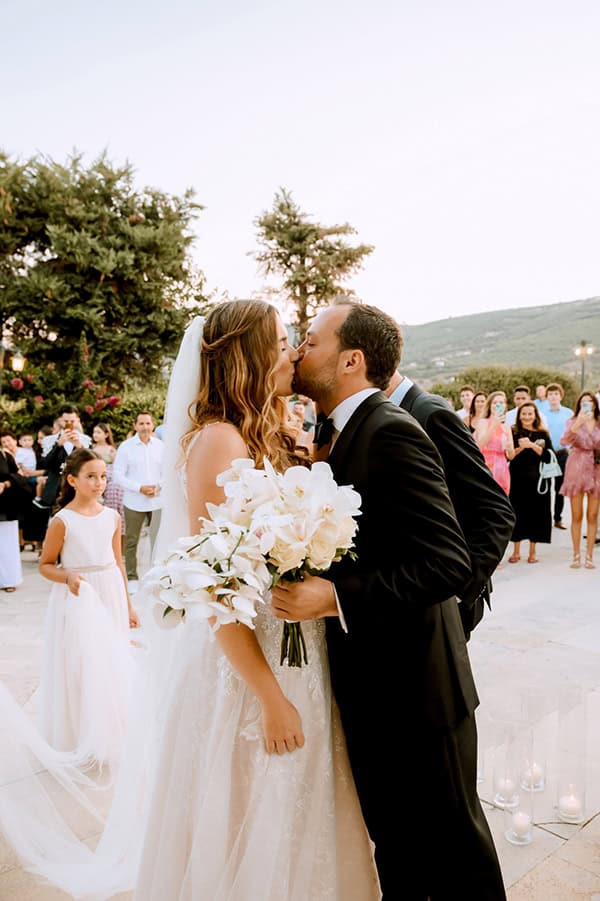 romantic-destination-wedding-crete-soft-pink-flowers_13x