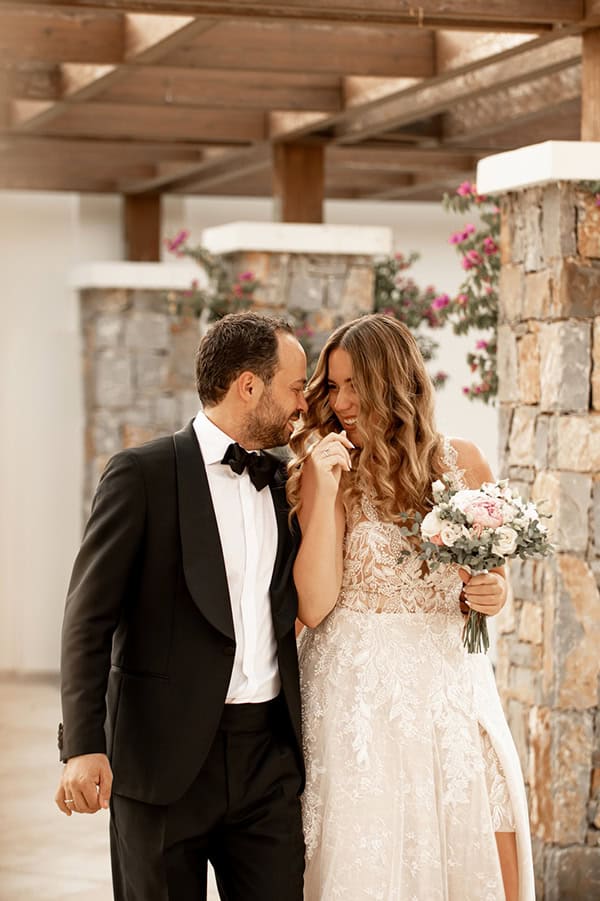 romantic-destination-wedding-crete-soft-pink-flowers_20