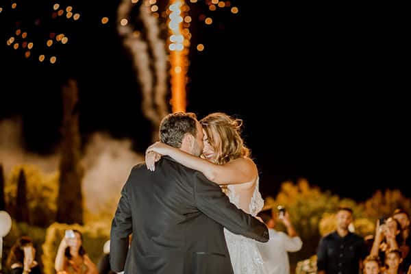 romantic-destination-wedding-crete-soft-pink-flowers_28