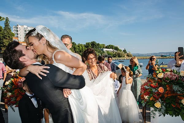 romantic-summer-wedding-thessaloniki-red-flowers_03