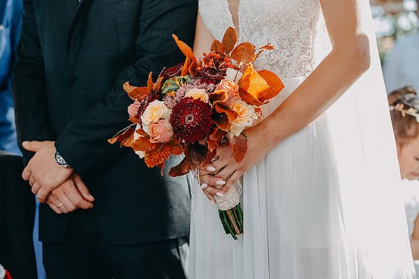 romantic-summer-wedding-thessaloniki-red-flowers_04