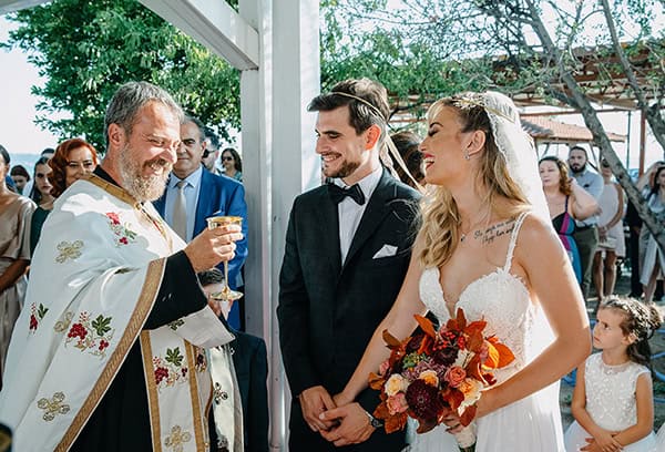 romantic-summer-wedding-thessaloniki-red-flowers_05
