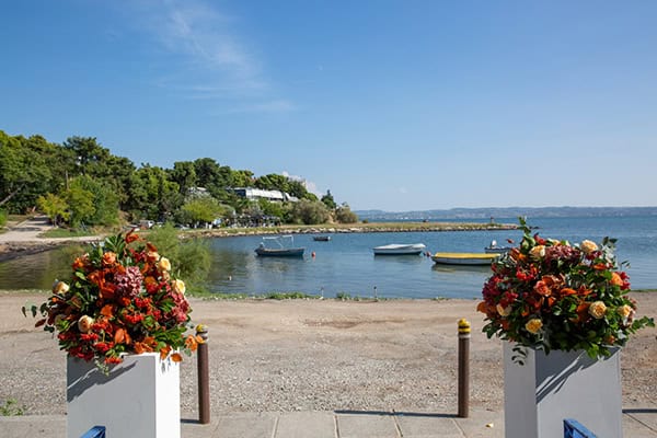 romantic-summer-wedding-thessaloniki-red-flowers_10
