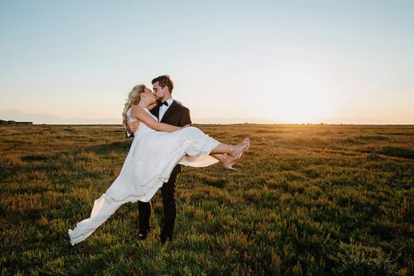 romantic-summer-wedding-thessaloniki-red-flowers_16