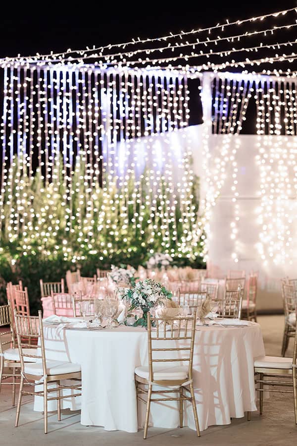 simple-chic-fall-wedding-nicosia-white-flowers_15