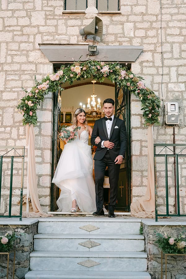 summer-wedding-romantic-snapshots-beautiful_31