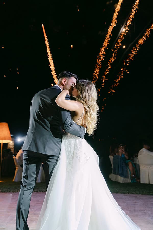 summer-wedding-romantic-snapshots-beautiful_46