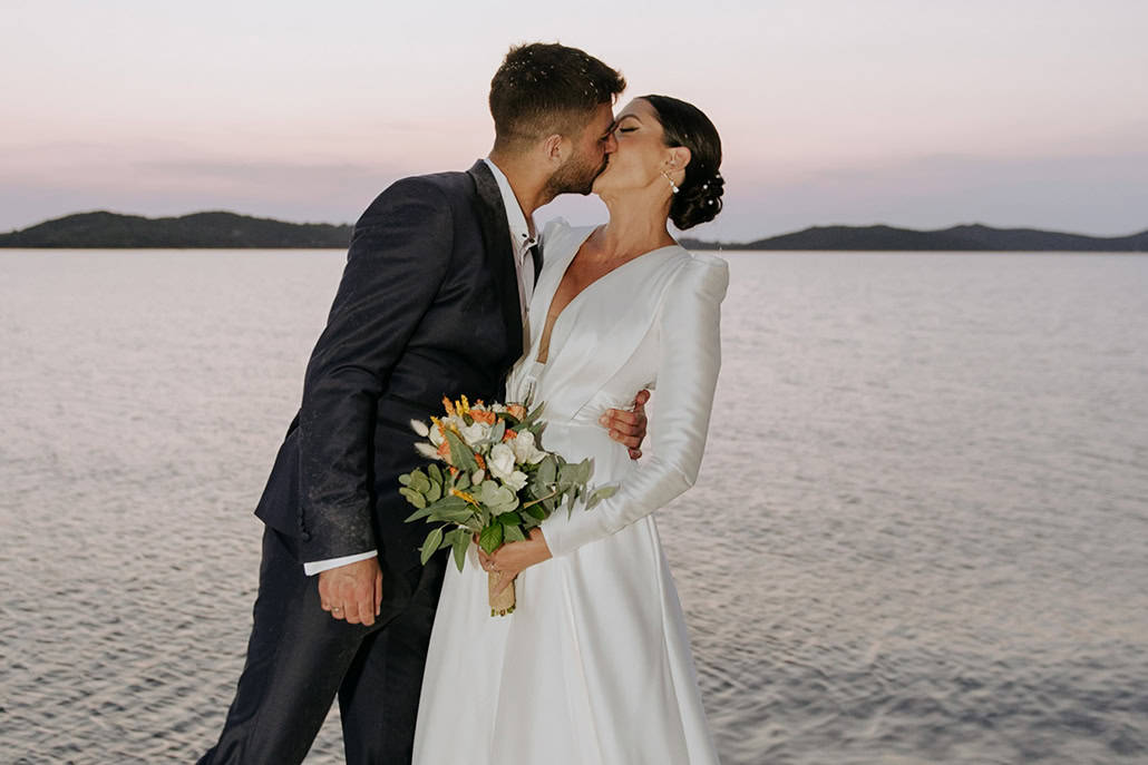 Ultra romantic φθινοπωρινός γάμος με πορτοκαλί details | Βασιλική & Βασίλης