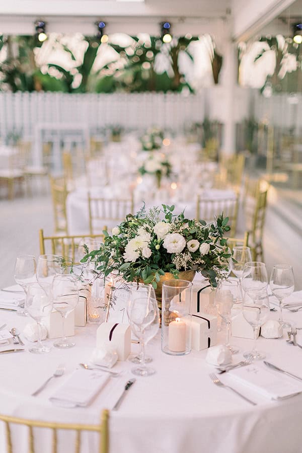 all-white-reception-decoration-ideas-dahlias_04