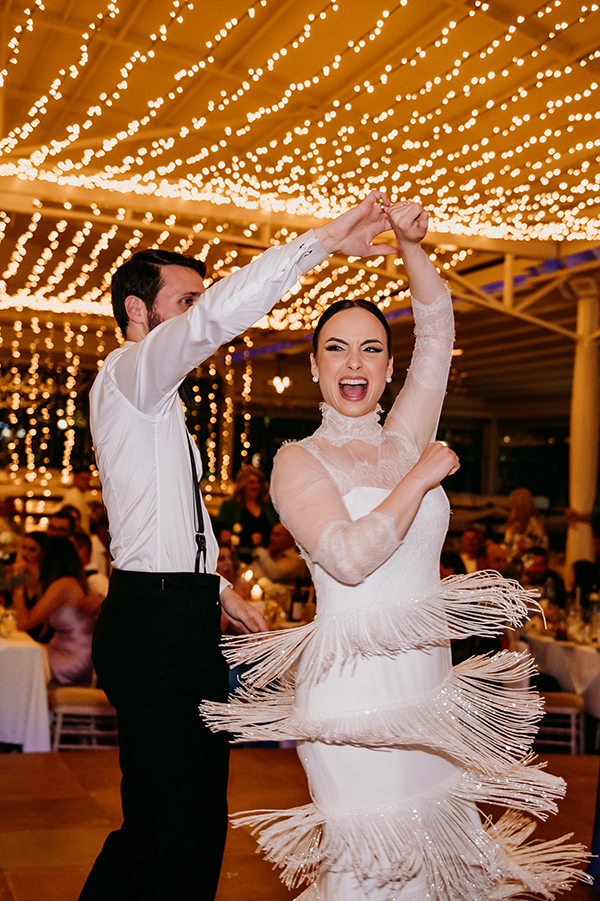 beautiful-classic-spring-wedding-white-flowers_15