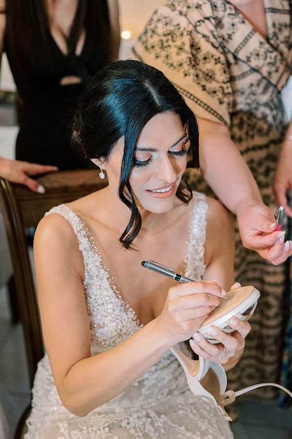 beautiful-summer-wedding-athens-romantic-flowers_08