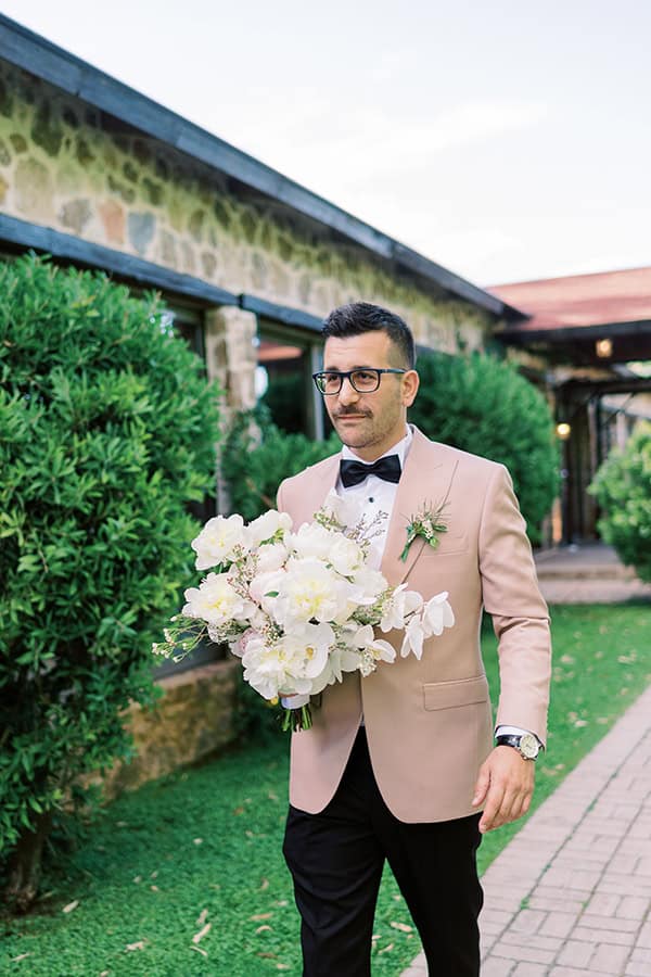 beautiful-summer-wedding-athens-romantic-flowers_14