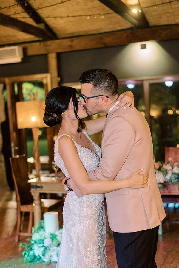 beautiful-summer-wedding-athens-romantic-flowers_27