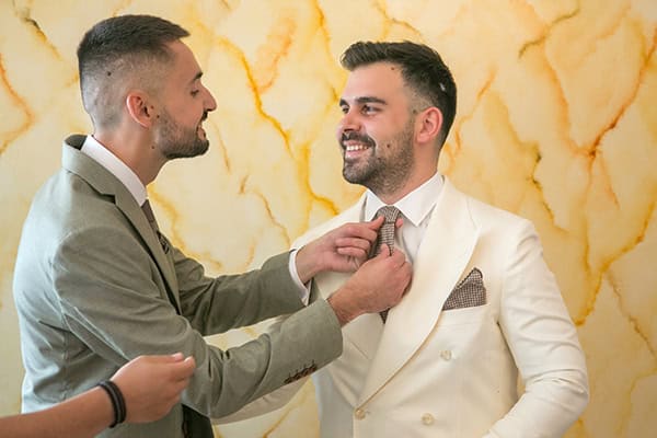 beautiful-summer-wedding-athens-white-flowers_11