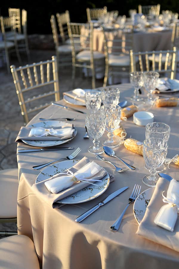 beautiful-summer-wedding-athens-white-flowers_20x